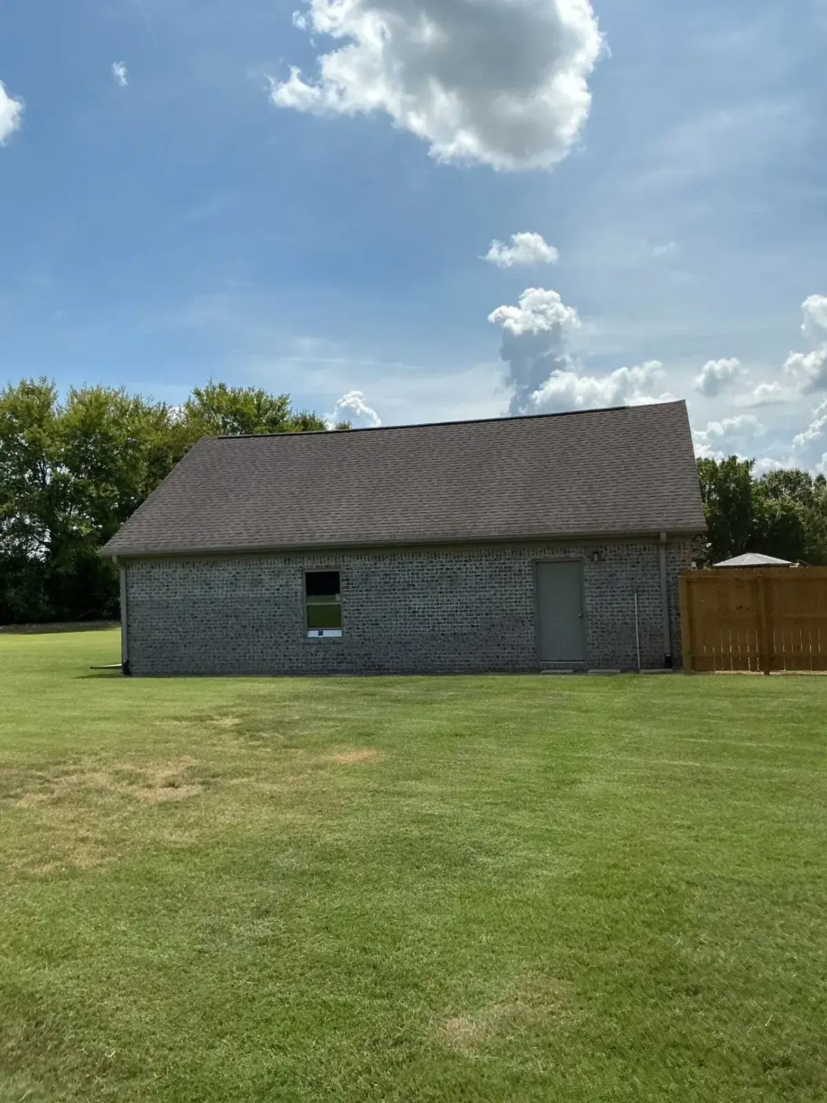 Finished new roof in Southaven